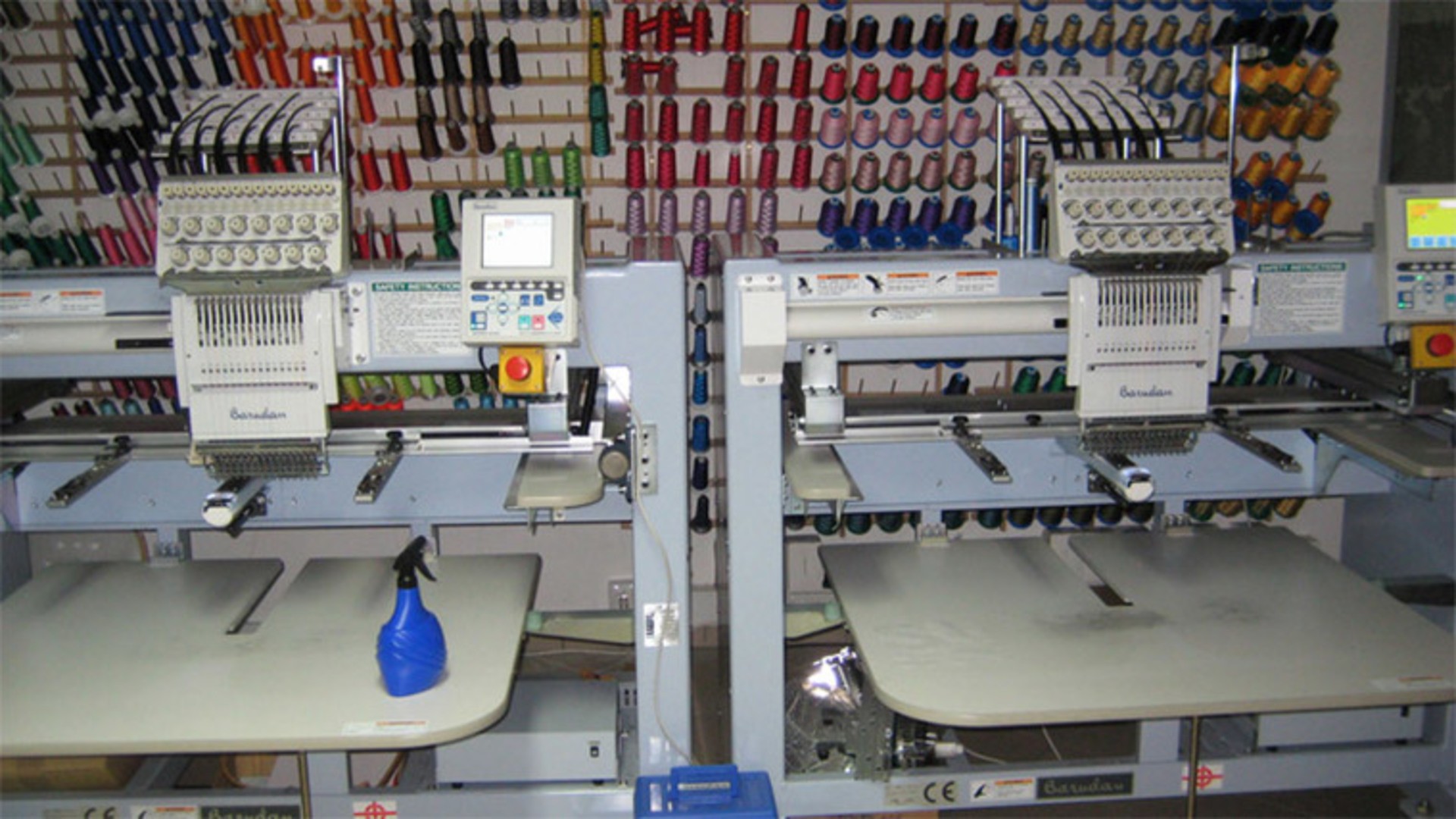 Moderne Druckverfahren und Stickverfahren