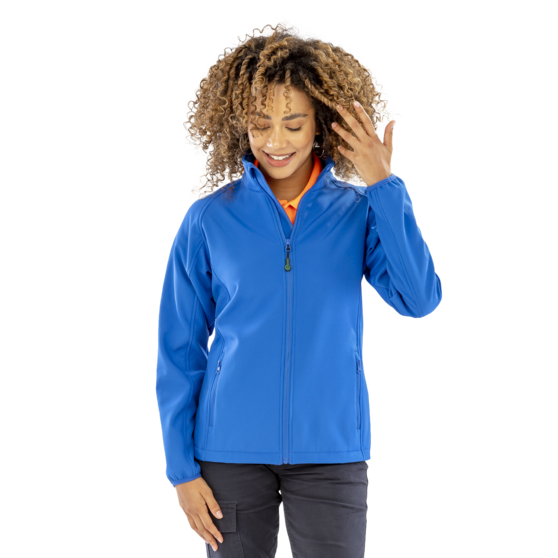 R901F_royal_female_studio
