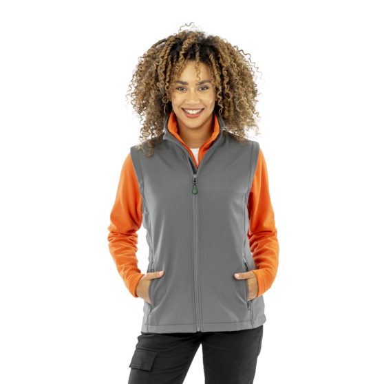 R902F_grey_female_studio