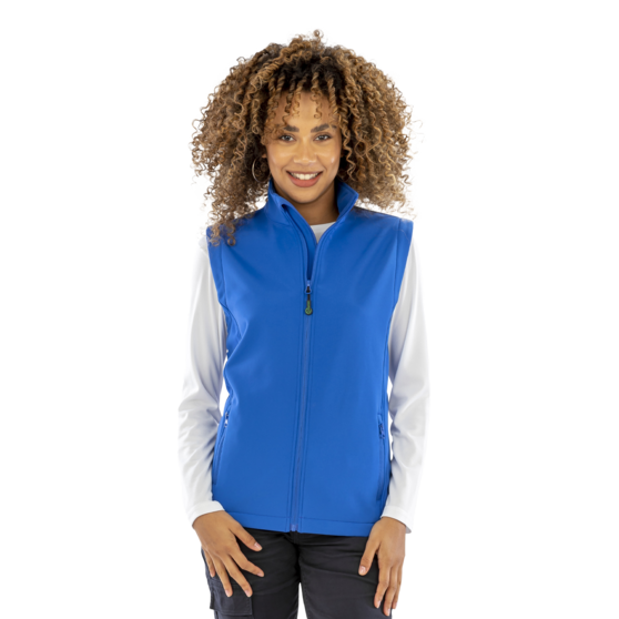 R902F_royal_female_studio